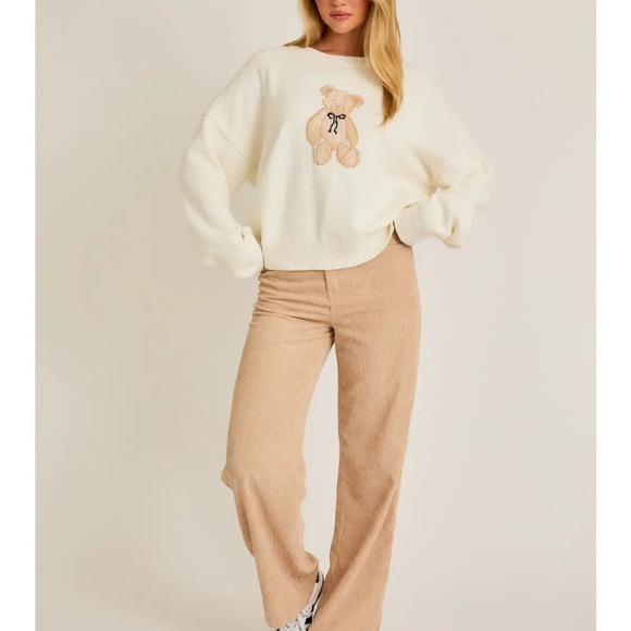 NWT Long Sleeve Crew Neck Teddy Bear Graphic Sweater - Picture 2 of 5